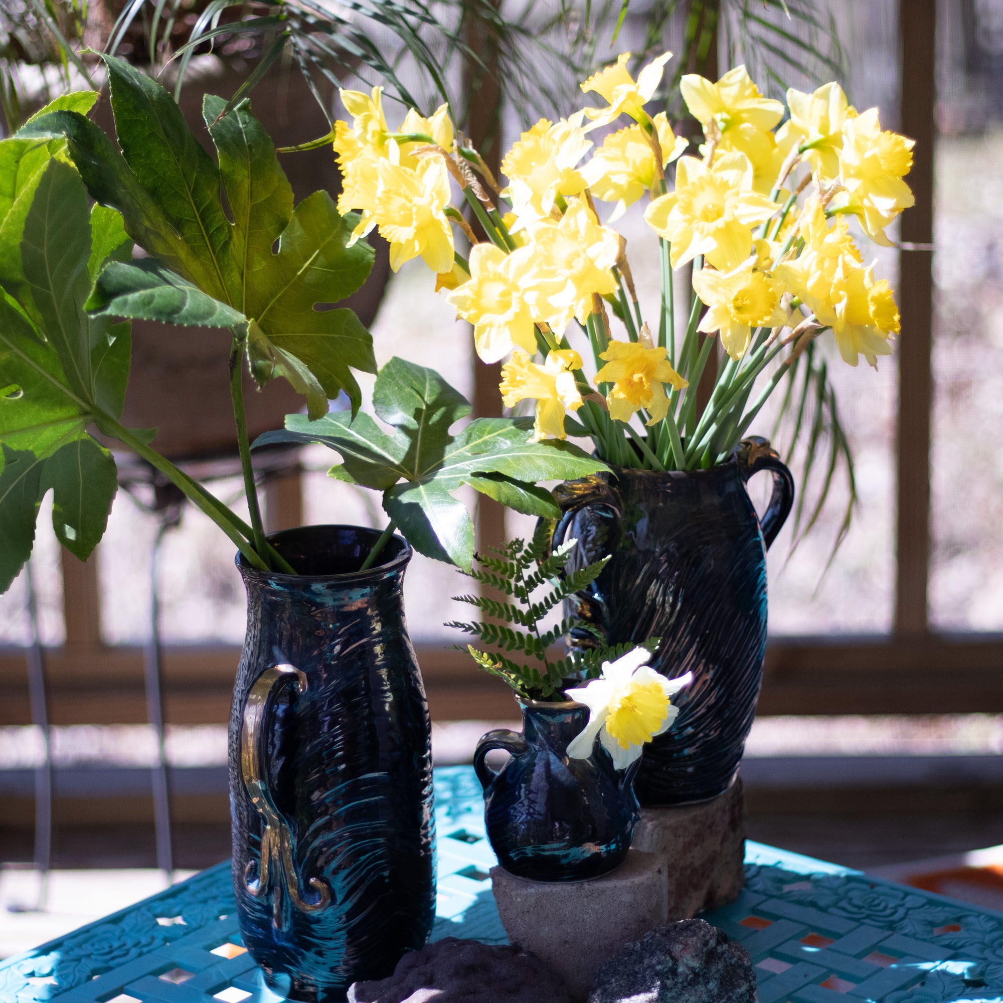Black and Blue Vase Mini