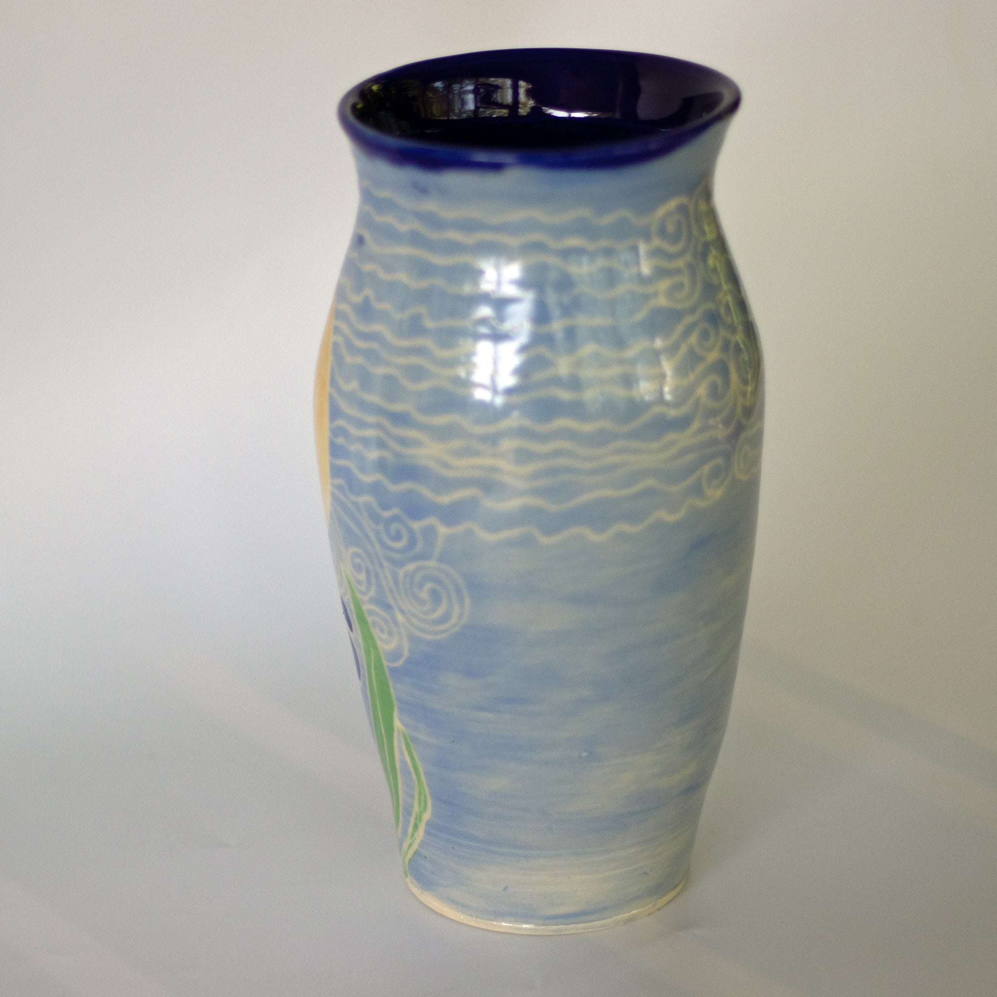 Hummingbird Salute Vase